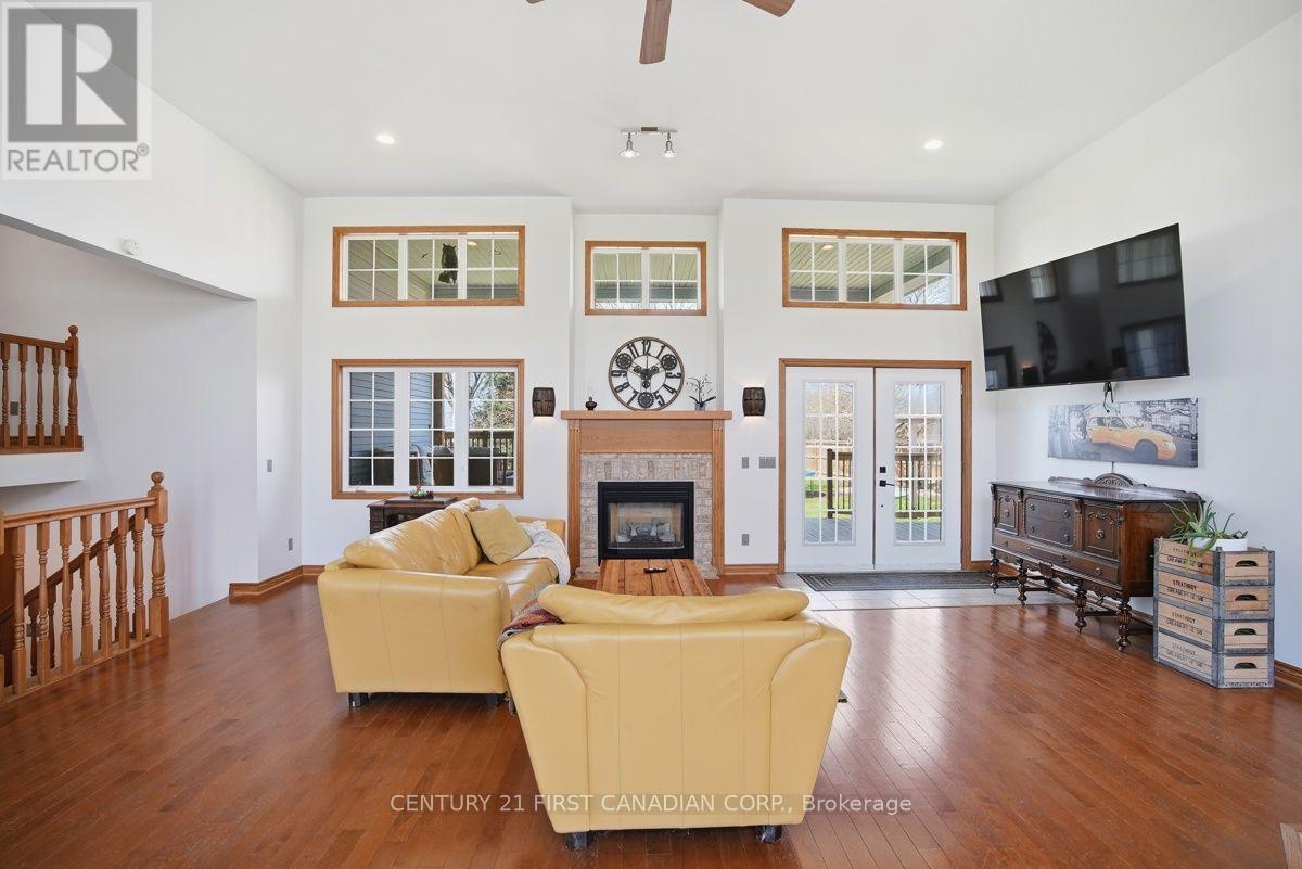 3159 Nauvoo Road, Brooke-Alvinston, Ontario  N0N 1A0 - Photo 8 - X13557954