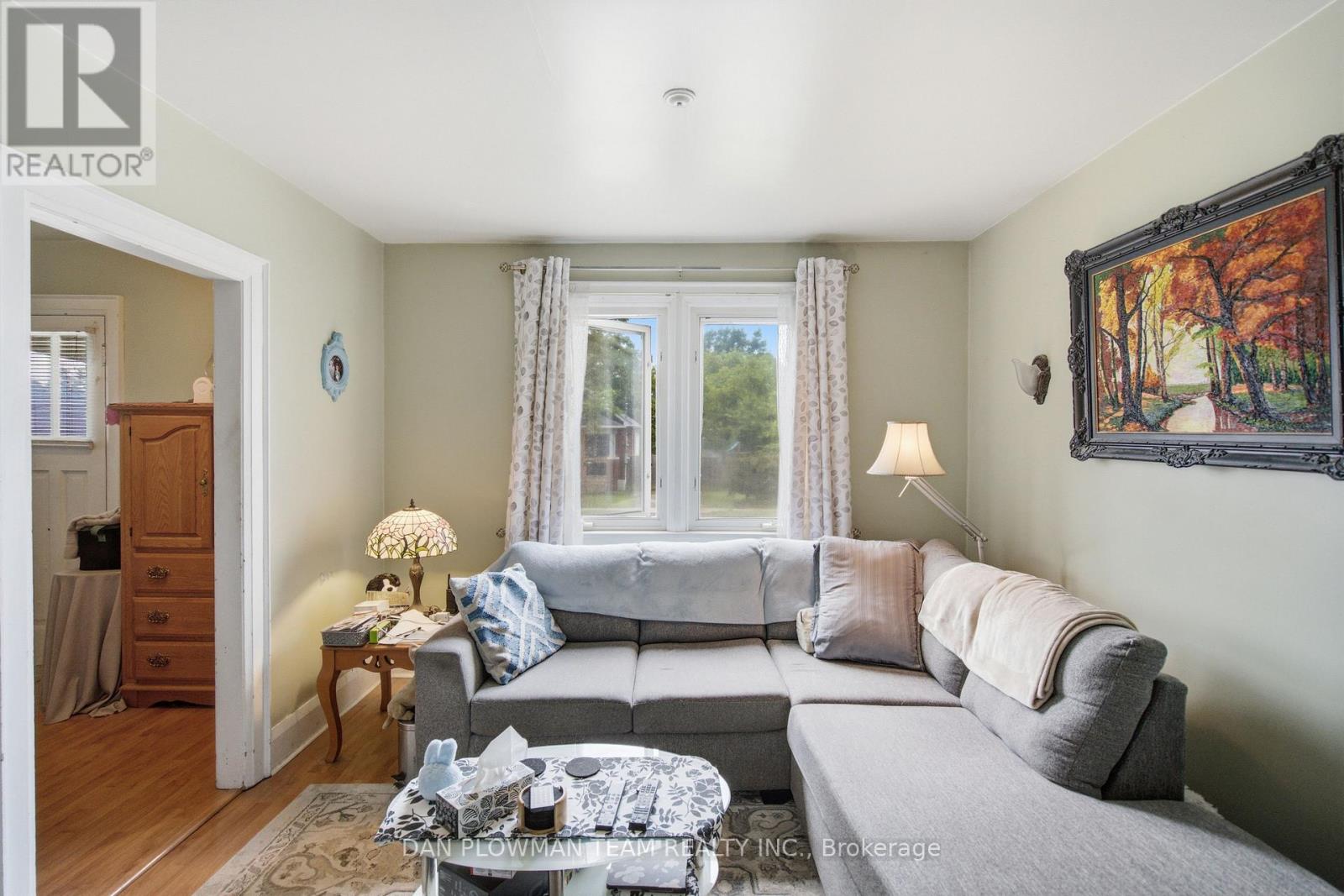 250 Mitchell Avenue, Oshawa, Ontario  L1H 2V6 - Photo 3 - E13557892