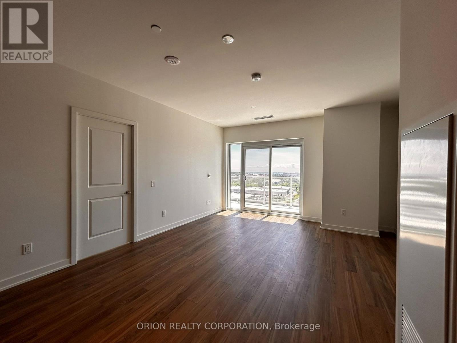 2706 - 1010 Sandy Beach Road, Pickering, Ontario L1W 0C7 - Photo 11 - E13557928