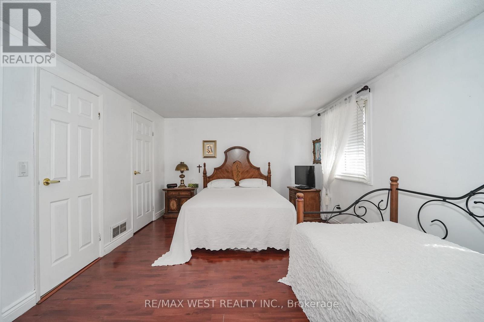 527 Birkdale Street, Oshawa, Ontario  L1H 8C3 - Photo 7 - E13557966