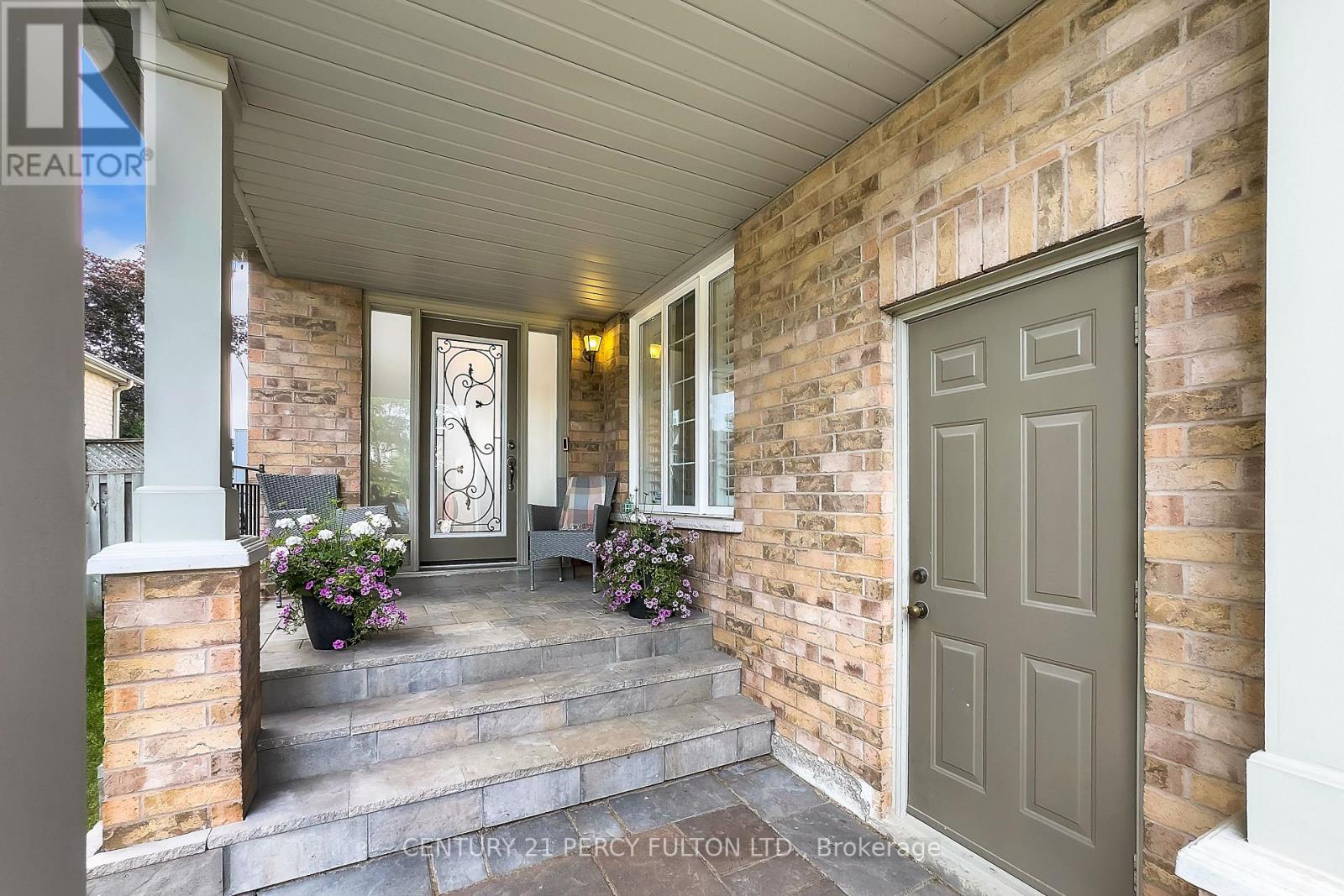 40 Southwell Avenue, Whitby, Ontario  L1P 1N4 - Photo 4 - E13557976