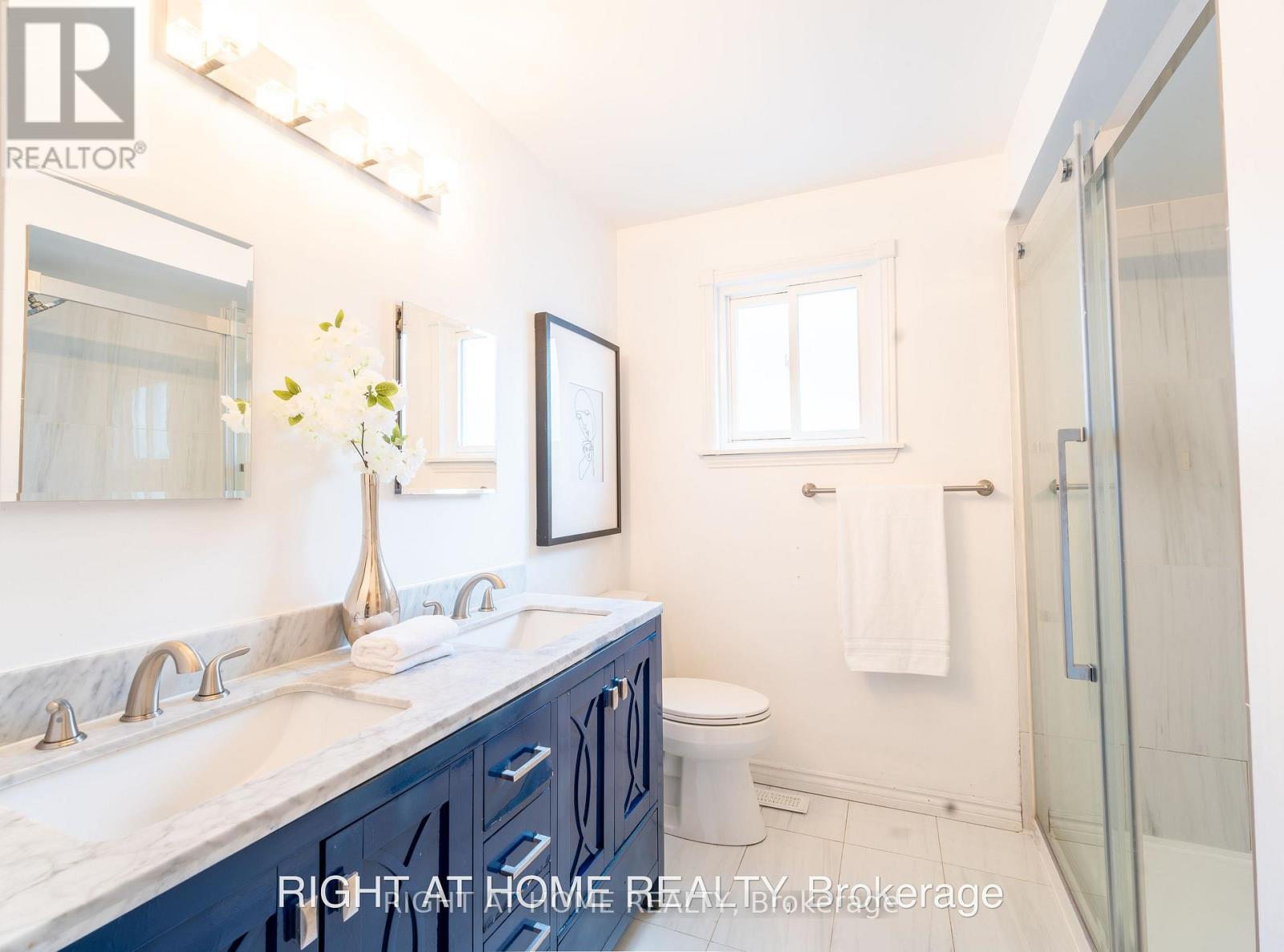 160 Overbank Drive, Oshawa, Ontario  L1J 7Y5 - Photo 15 - E13558006