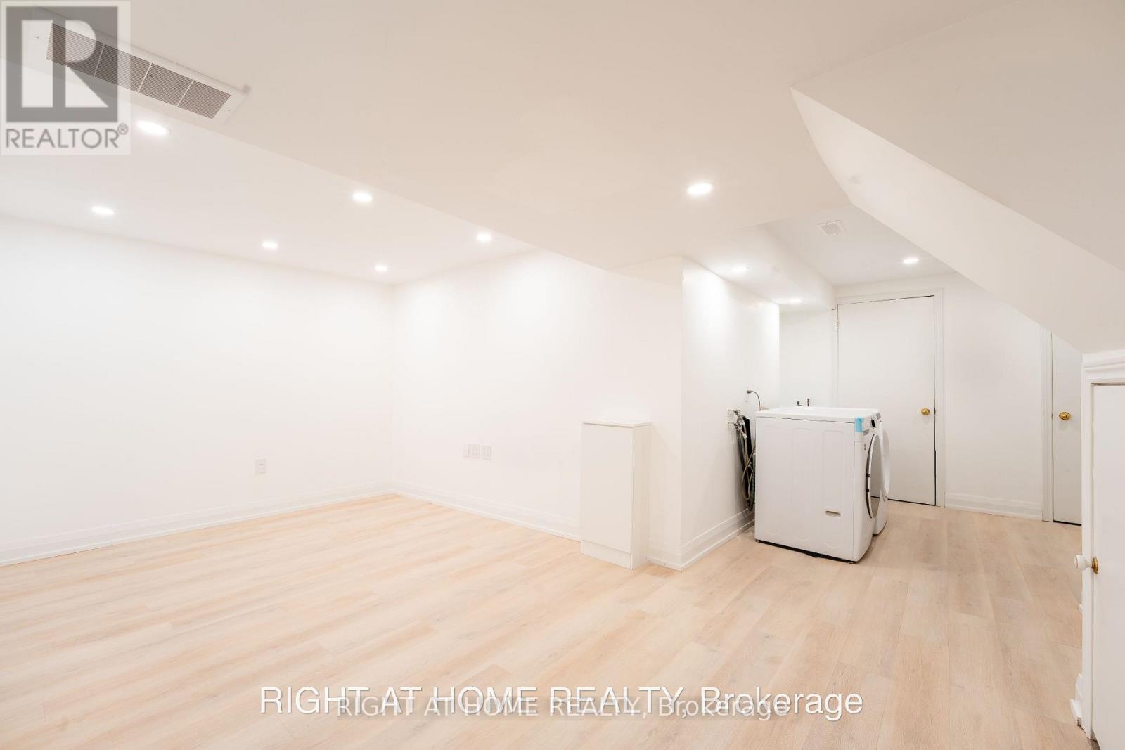 160 Overbank Drive, Oshawa, Ontario  L1J 7Y5 - Photo 23 - E13558006