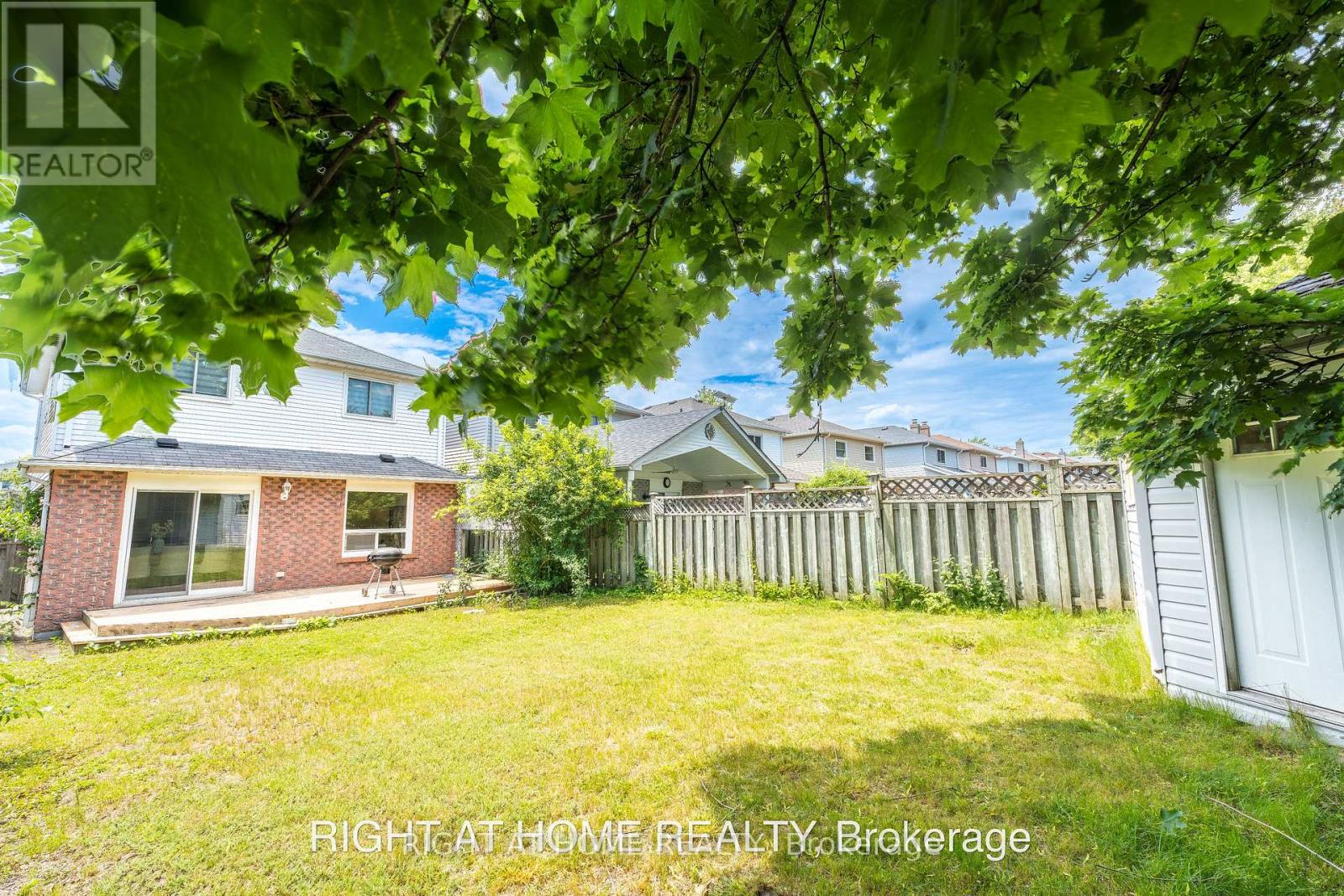 160 Overbank Drive, Oshawa, Ontario  L1J 7Y5 - Photo 27 - E13558006
