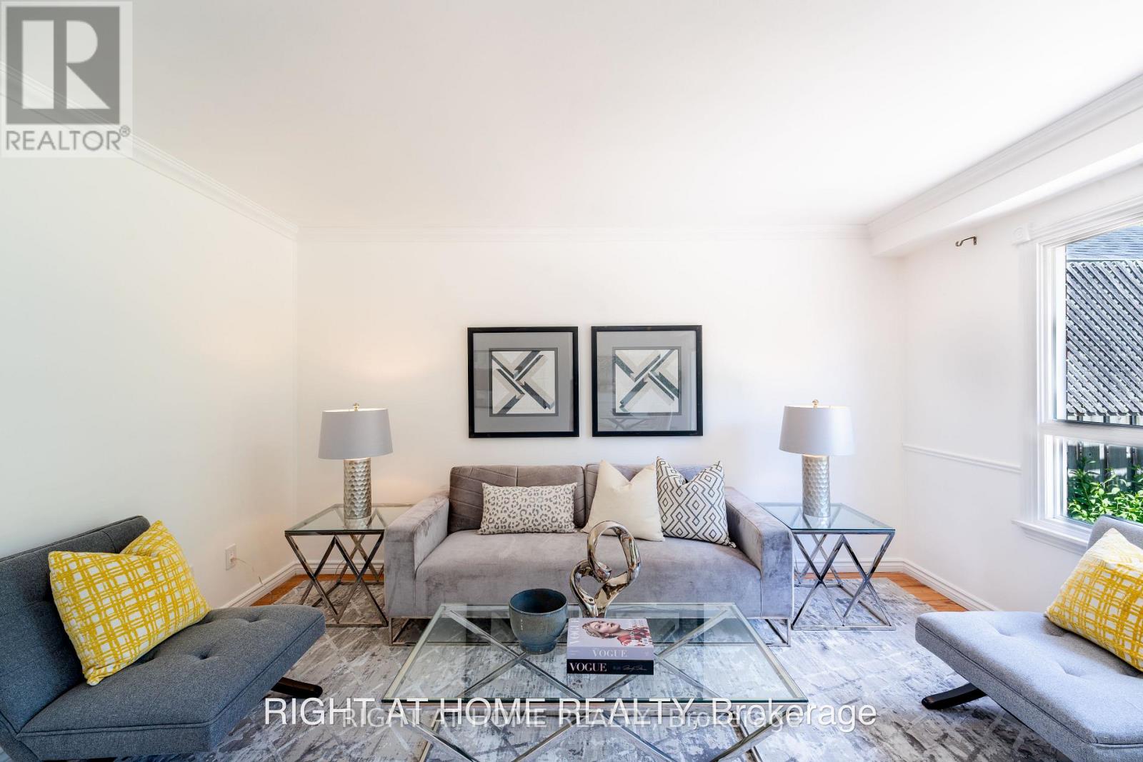 160 Overbank Drive, Oshawa, Ontario  L1J 7Y5 - Photo 5 - E13558006