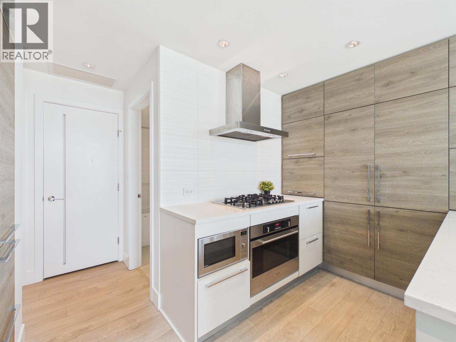 3402 7358 EDMONDS STREET — photo 2