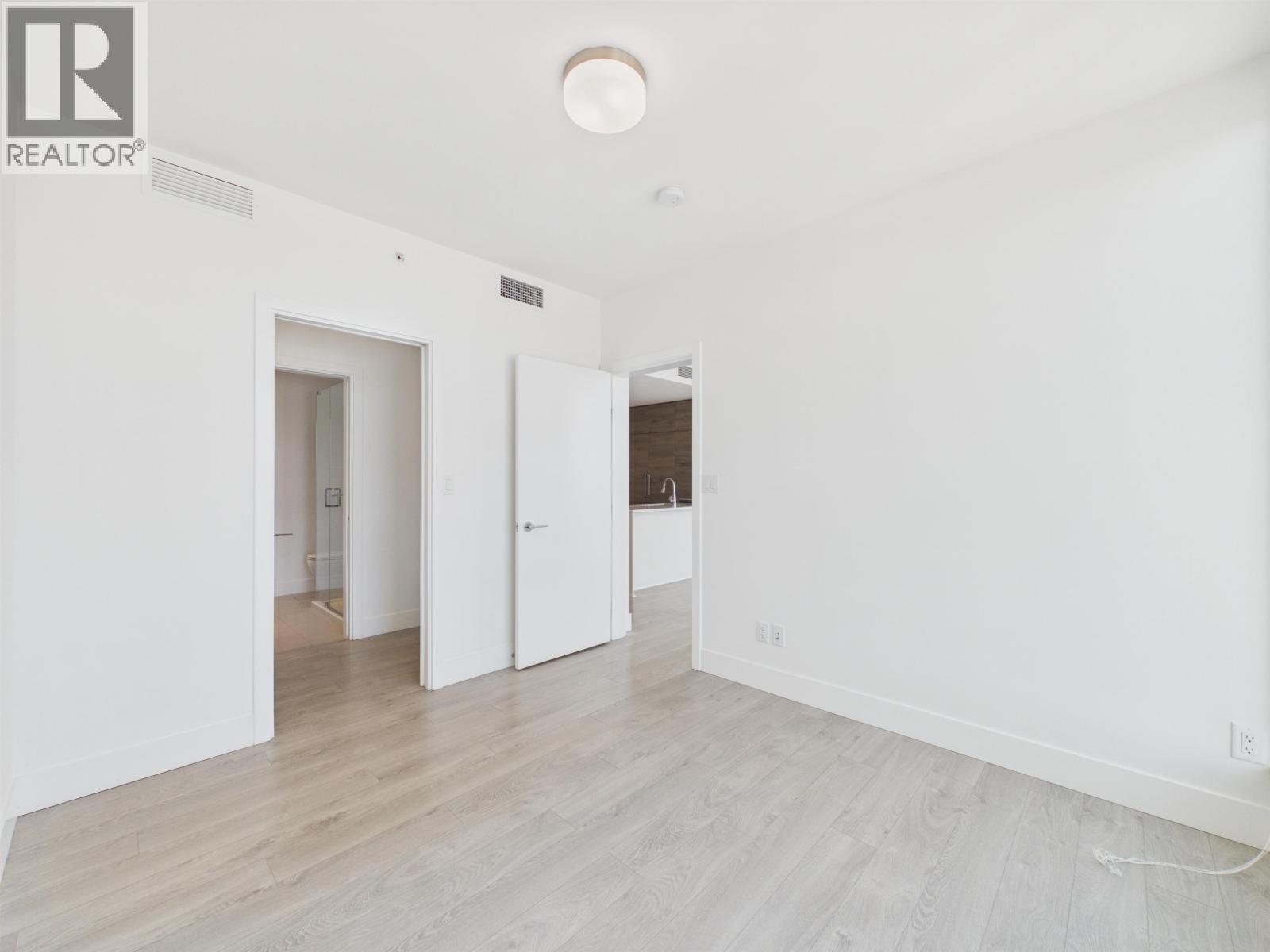 3402 7358 EDMONDS STREET — photo 30