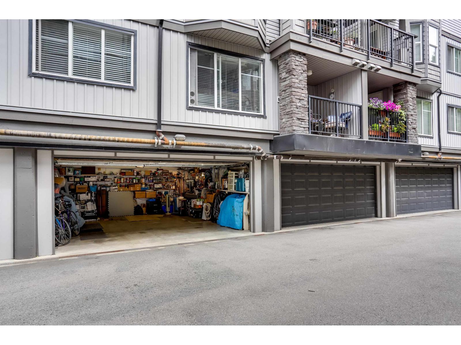 102 5474 198 STREET, langley, British Columbia