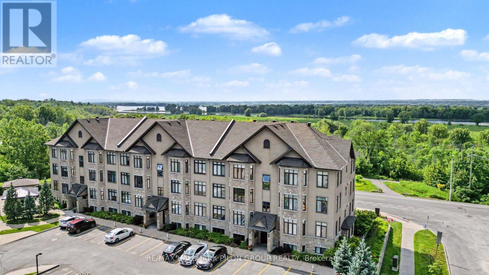 7 - 10 PRESTIGE CIRCLE, Ottawa