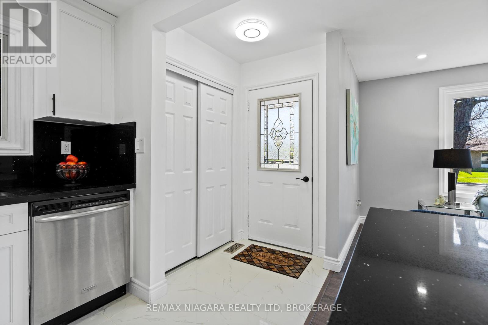 Upper - 8235 Paddock Trail Drive, Niagara Falls, Ontario  L2H 1X1 - Photo 11 - X13557936