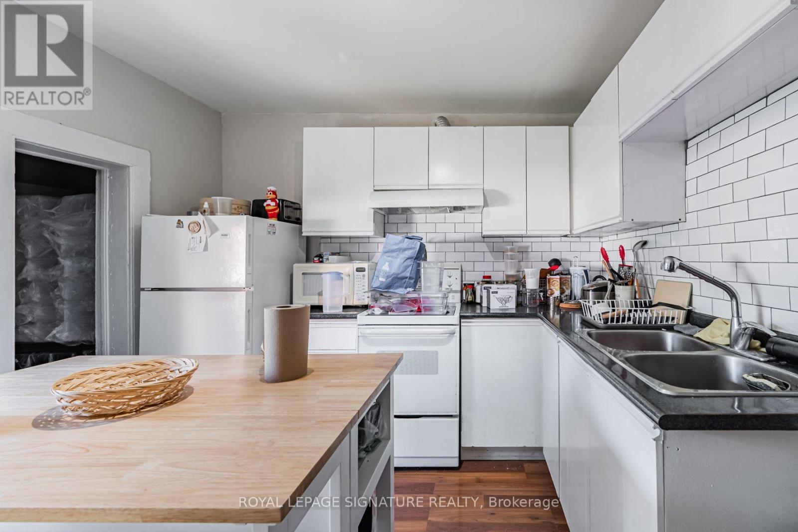 13 Baldwin Street, Toronto, Ontario  M5T 1L1 - Photo 20 - C13542192