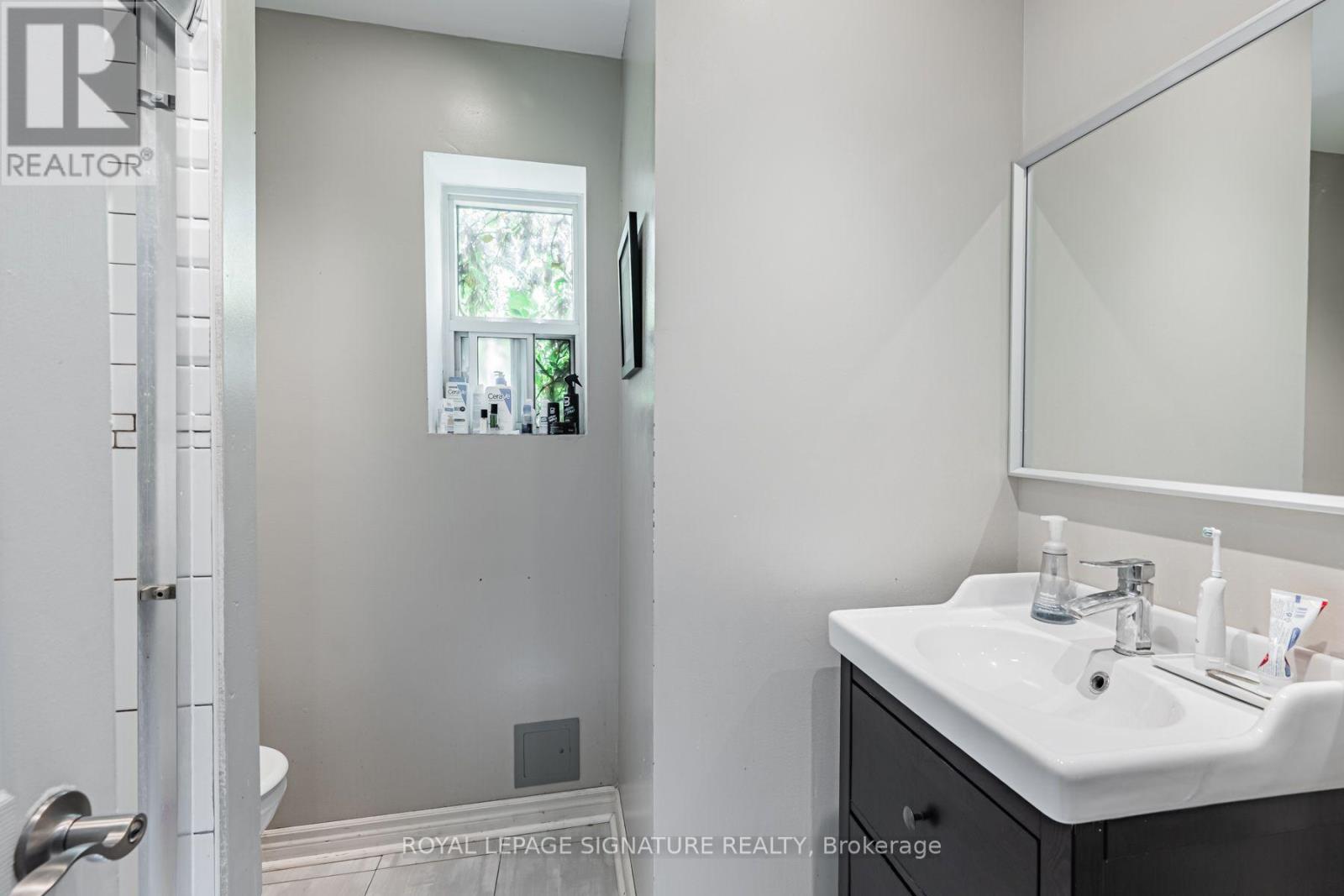 13 Baldwin Street, Toronto, Ontario  M5T 1L1 - Photo 24 - C13542192