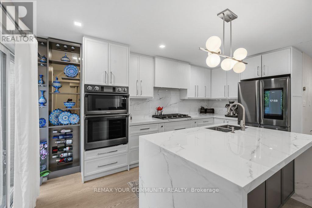 5 Amaryllis Avenue, Richmond Hill, Ontario  L4E 3T7 - Photo 8 - N13557242
