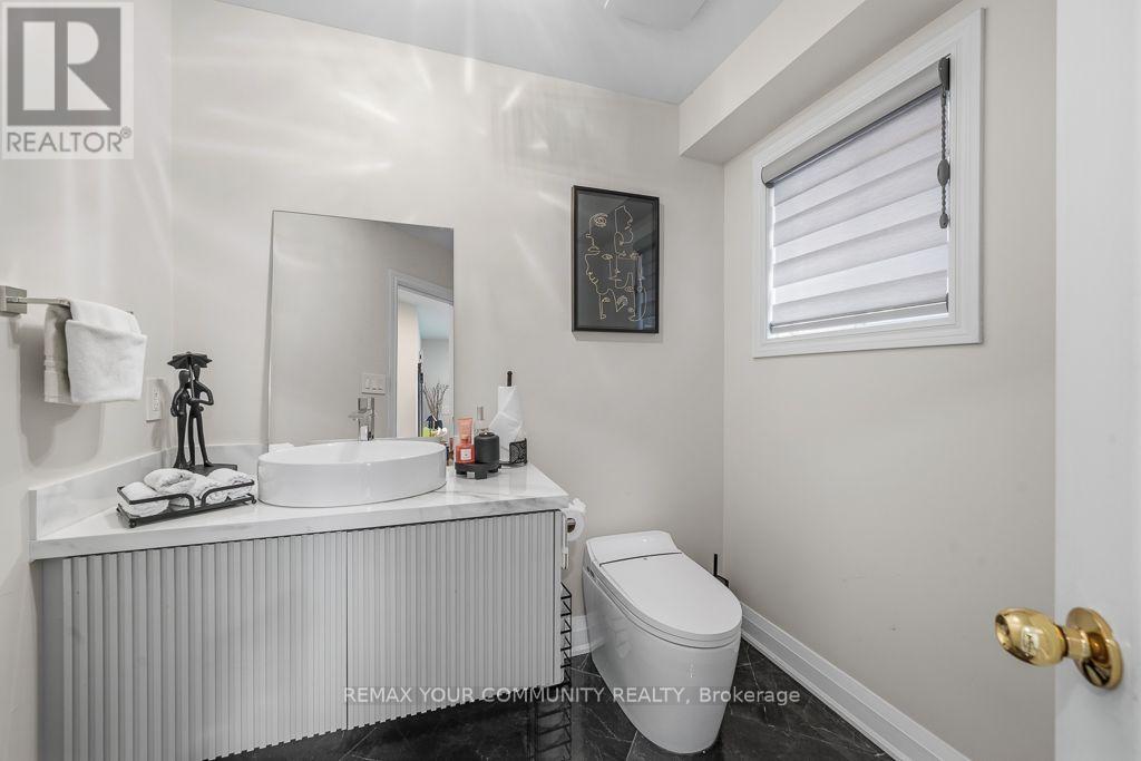 5 Amaryllis Avenue, Richmond Hill, Ontario  L4E 3T7 - Photo 9 - N13557242
