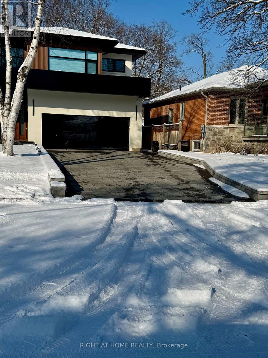 47 Kingswood Road, Oakville (Co Central), Ontario  L6K 2E2 - Photo 2 - W13557858
