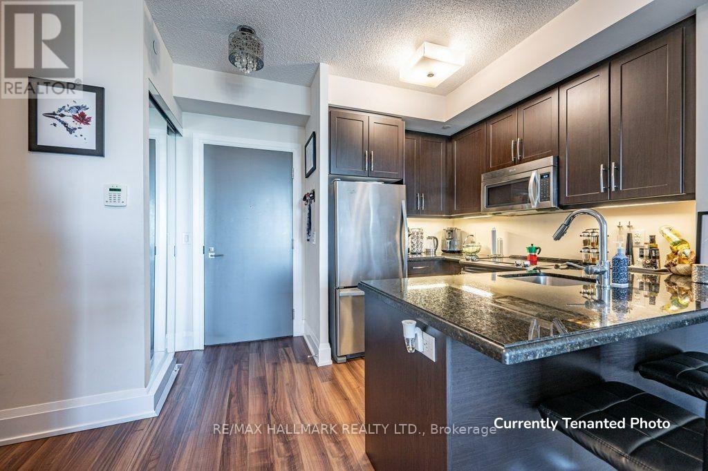 718 - 1 Old Mill Drive, Toronto, Ontario M6S 0A1 - Photo 3 - W13557876