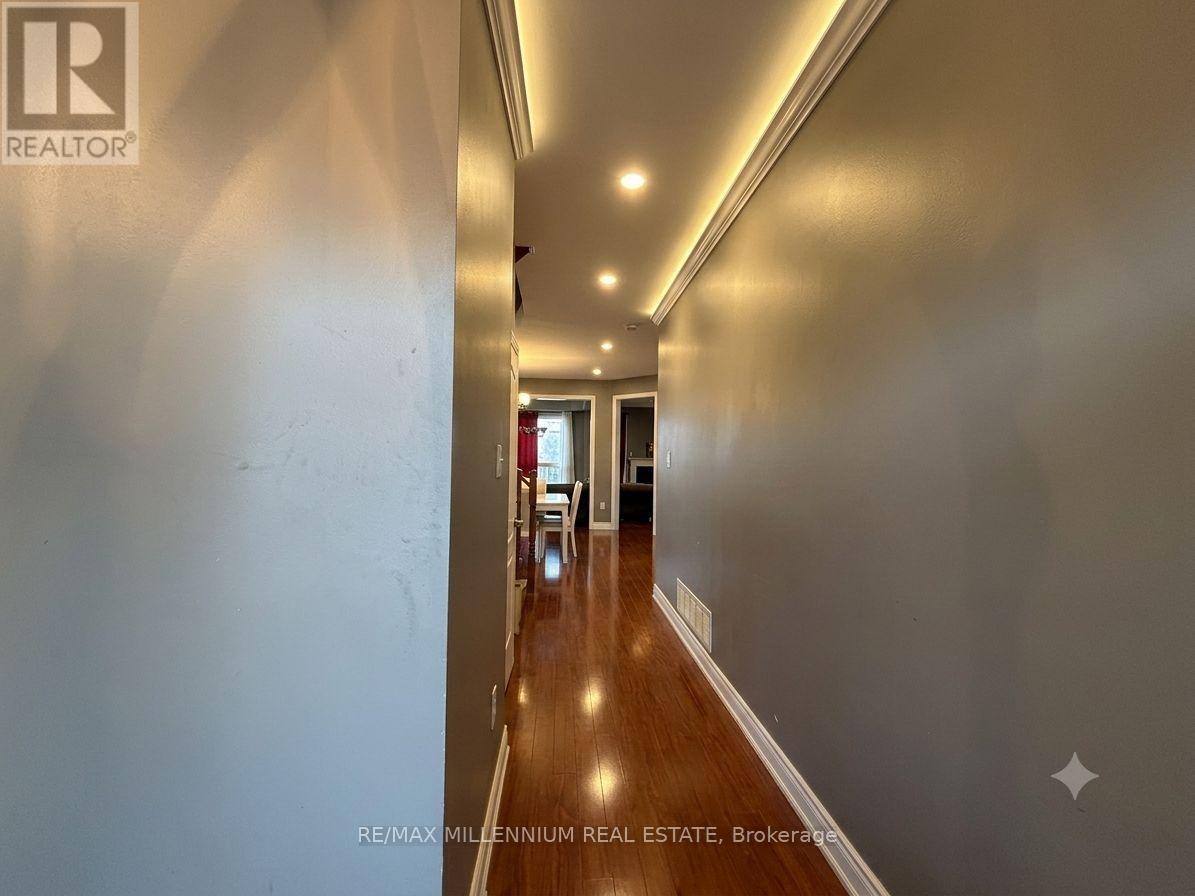 Upper - 33 Nomad Crescent, Brampton, Ontario  L6Y 5N5 - Photo 3 - W13557956