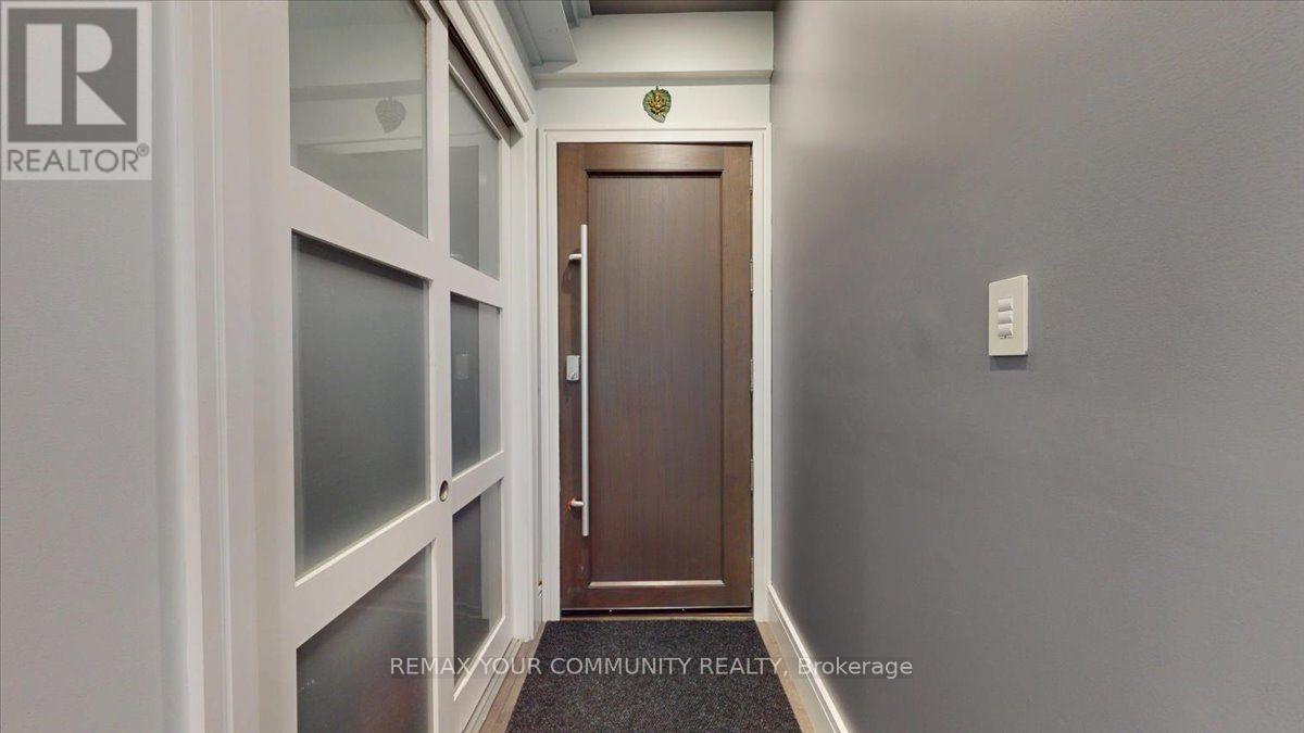 64 Aviemore Drive, Toronto, Ontario  M9L 2L7 - Photo 4 - W13557974