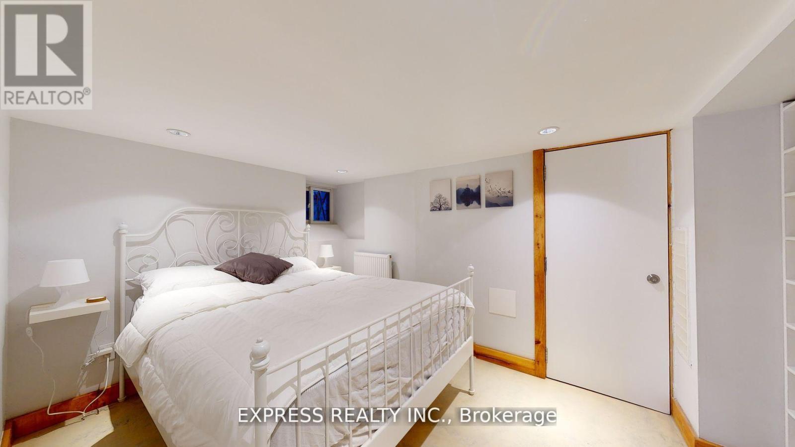Lower - 146 Blackthorn Avenue, Toronto, Ontario  M6N 3H8 - Photo 7 - W13558002