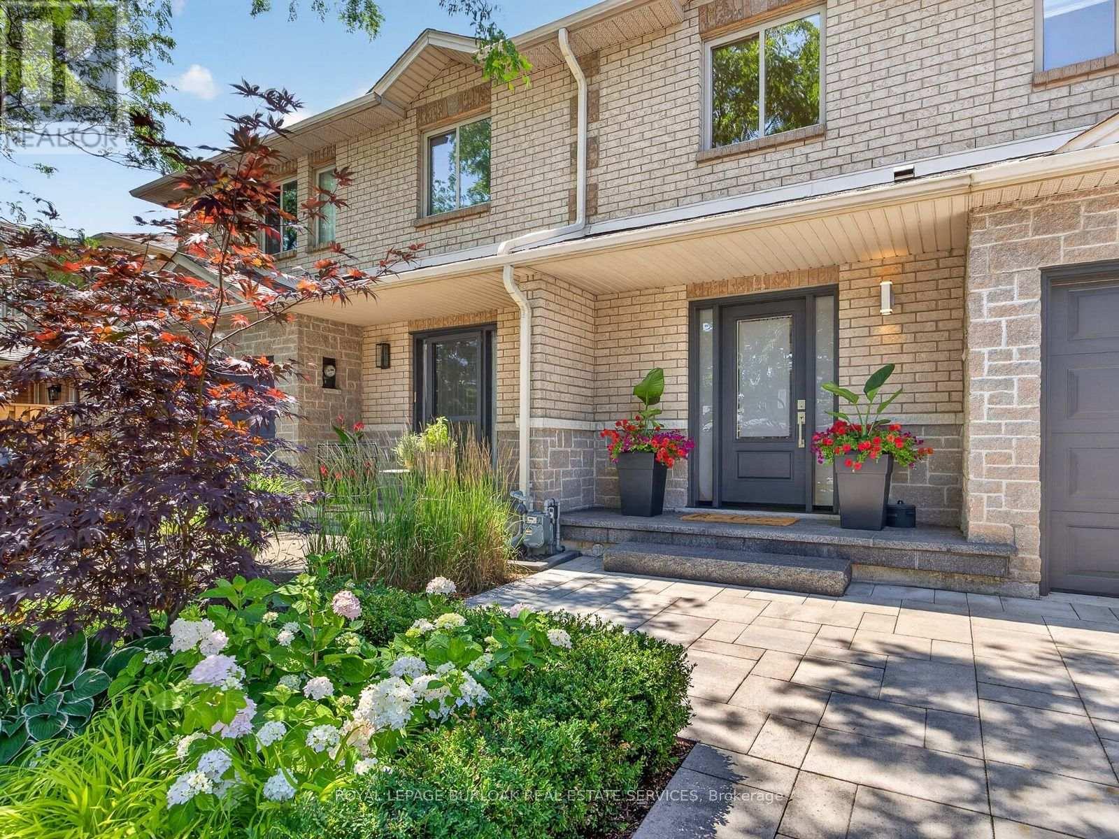 1253 Stephenson Drive, Burlington, Ontario  L7S 2B3 - Photo 2 - W13558060