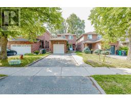 7 CLIPSTONE COURT, Brampton, Ontario
