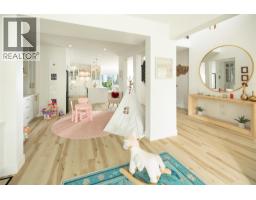 5326 Ptarmigan Street, Kelowna, British Columbia  V1W 5A4 - Photo 5 - 10391015
