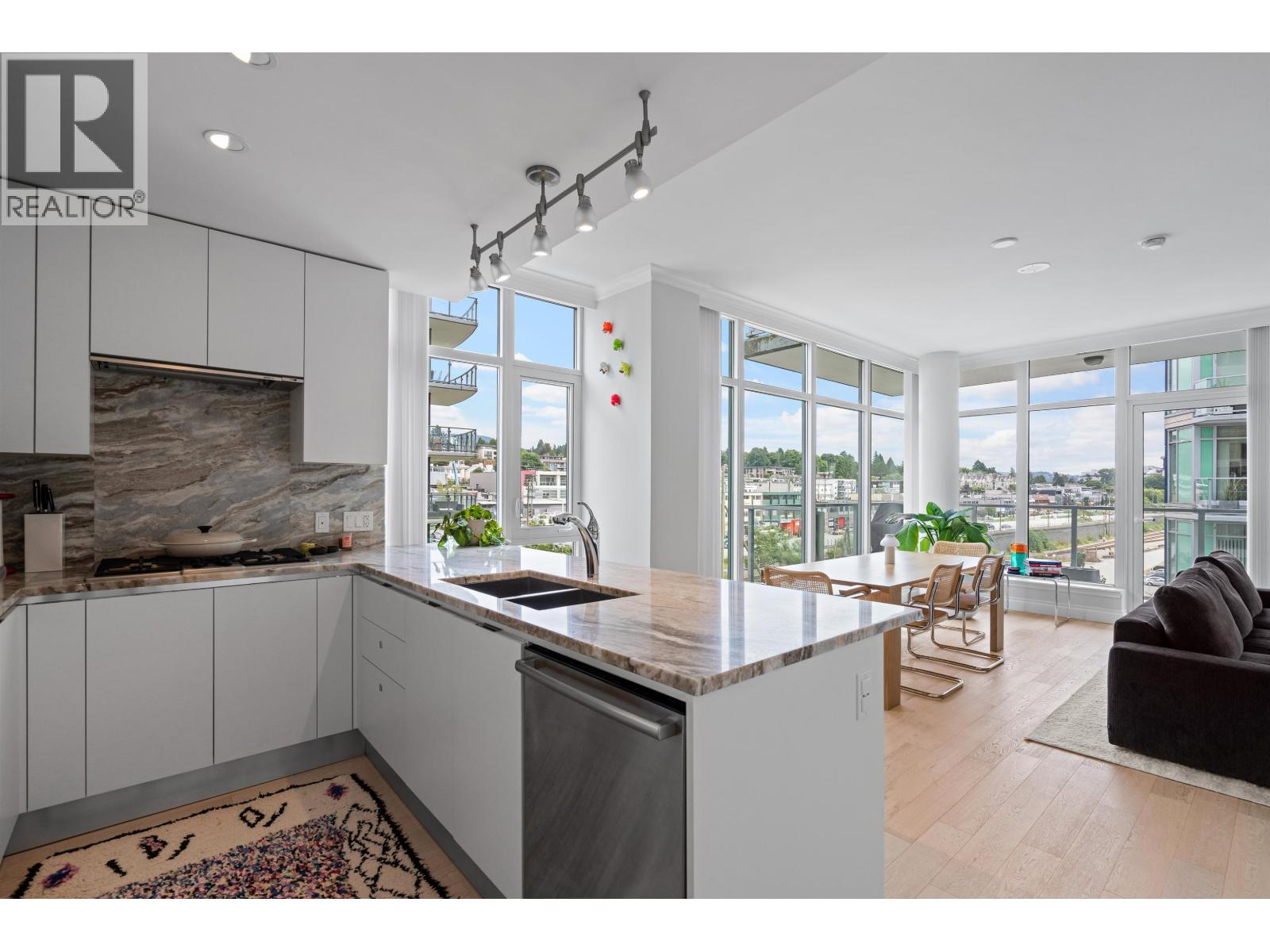 609 185 VICTORY SHIP WAY, North Vancouver