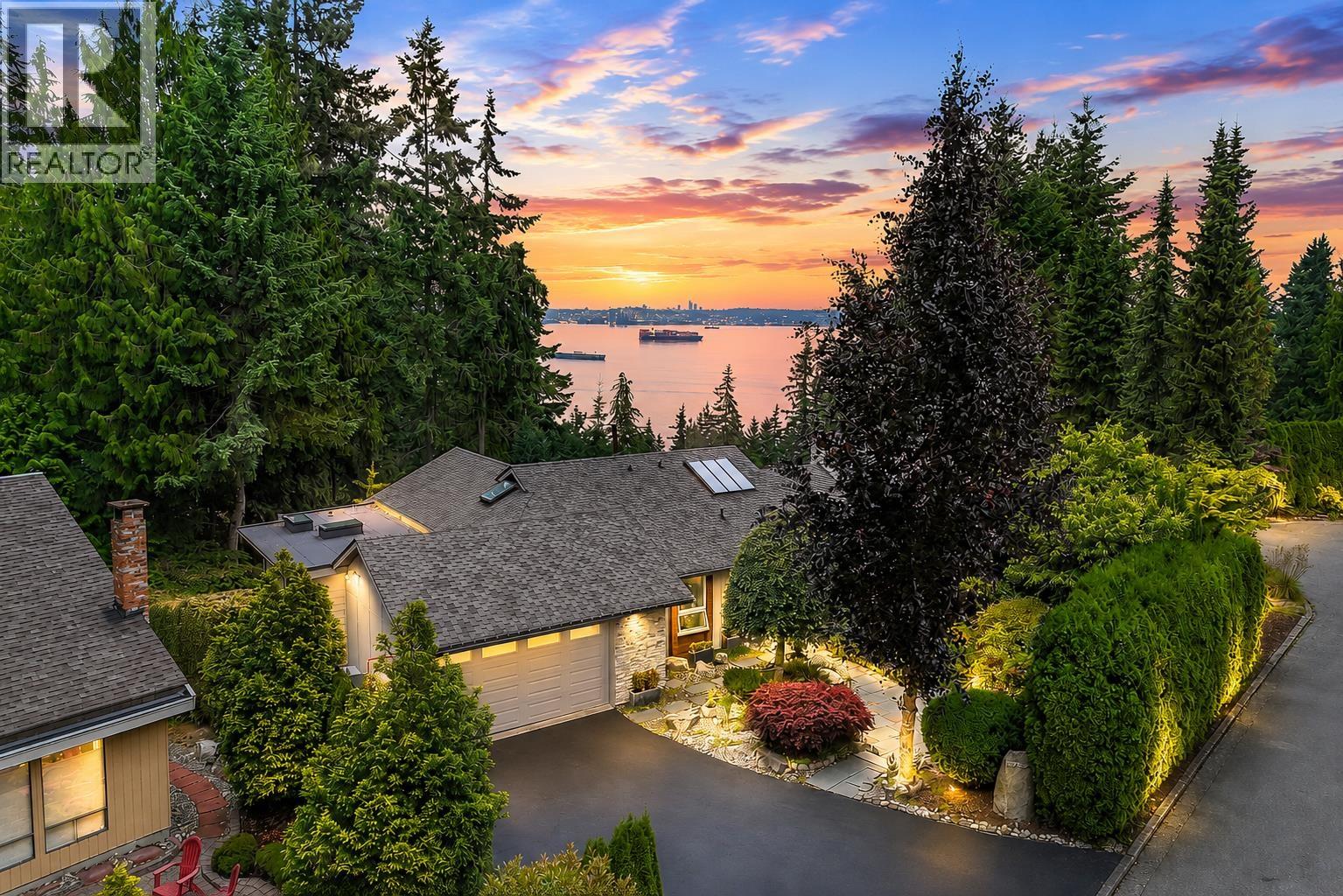 3706 SOUTHRIDGE PLACE, West Vancouver, British Columbia