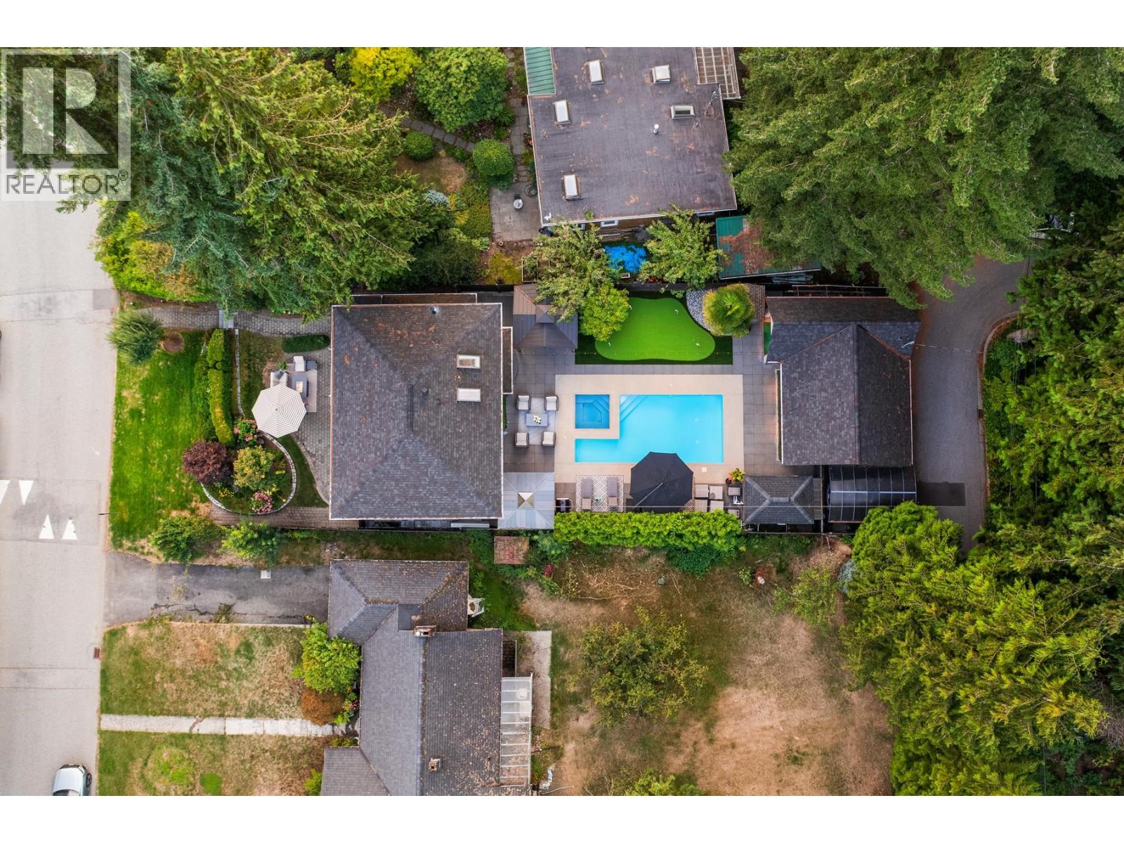 1018 W 19th Street, North Vancouver, British Columbia  V7P 3C9 - Photo 3 - R3145629