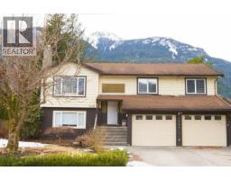 41541 BRENNAN STREET, Squamish, British Columbia