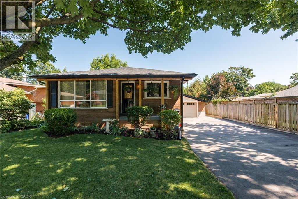 1315 Rosemary Crescent, Burlington, Ontario  L7P 2P3 - Photo 2 - 40847296