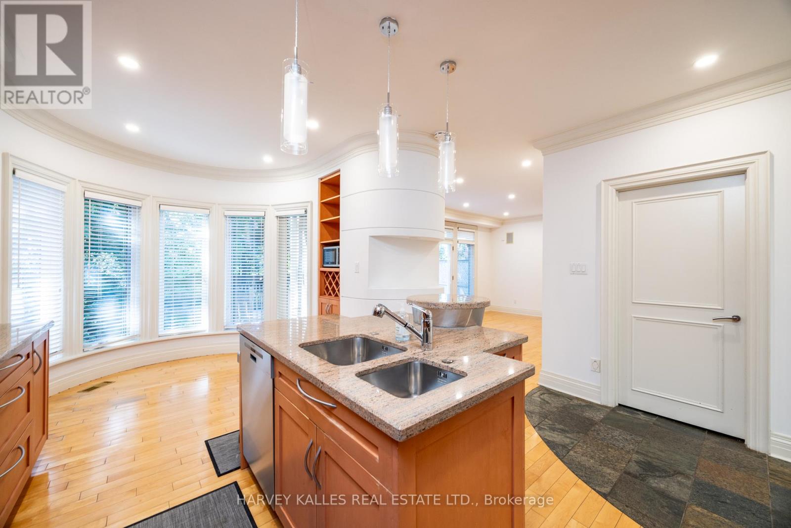 495 Deloraine Avenue, Toronto (Bedford Park-Nortown), Ontario  M5M 2C1 - Photo 15 - C13558170