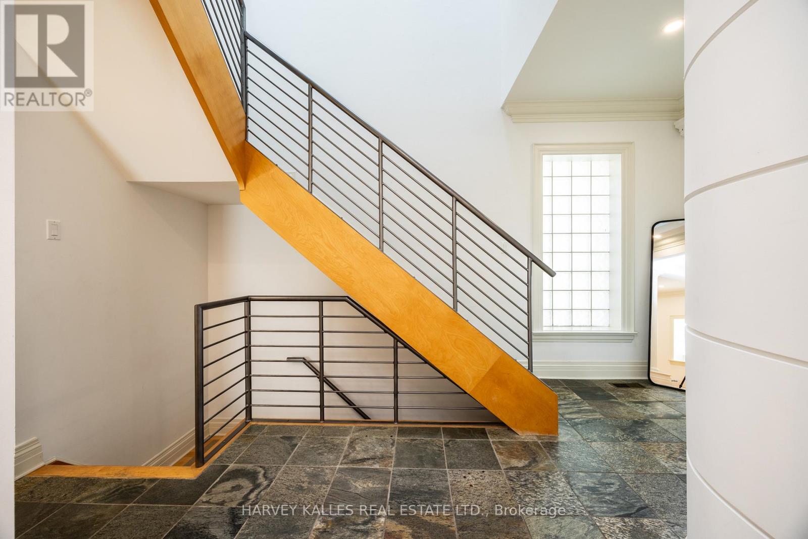 495 Deloraine Avenue, Toronto (Bedford Park-Nortown), Ontario  M5M 2C1 - Photo 4 - C13558170