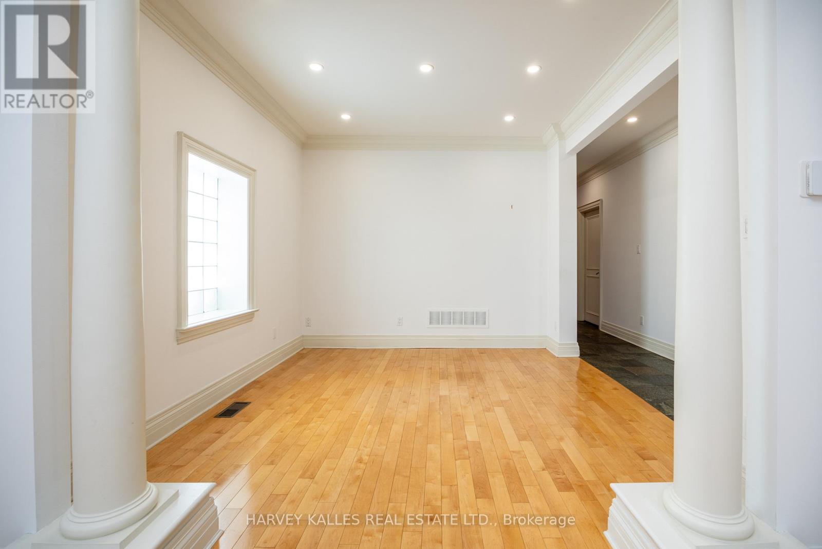 495 Deloraine Avenue, Toronto (Bedford Park-Nortown), Ontario  M5M 2C1 - Photo 7 - C13558170