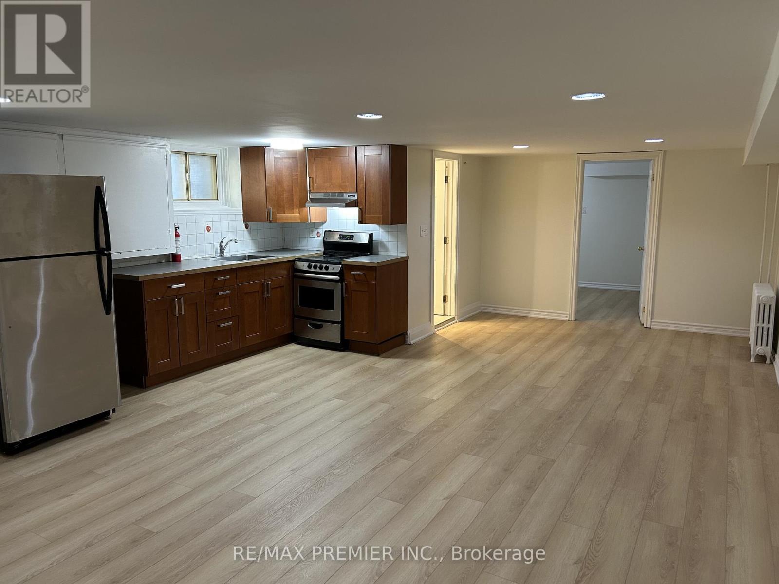 G - 1342 Pape Avenue, Toronto, Ontario  M4K 3X2 - Photo 2 - E13558176