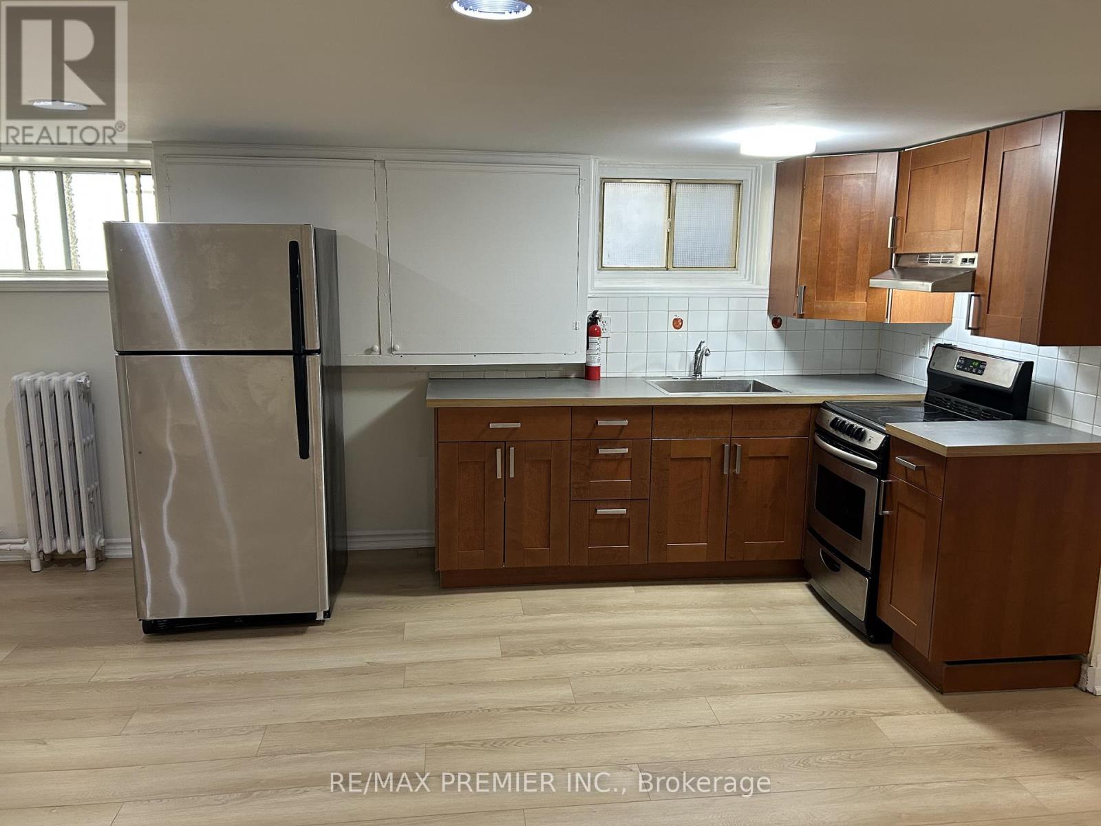 G - 1342 Pape Avenue, Toronto, Ontario  M4K 3X2 - Photo 3 - E13558176