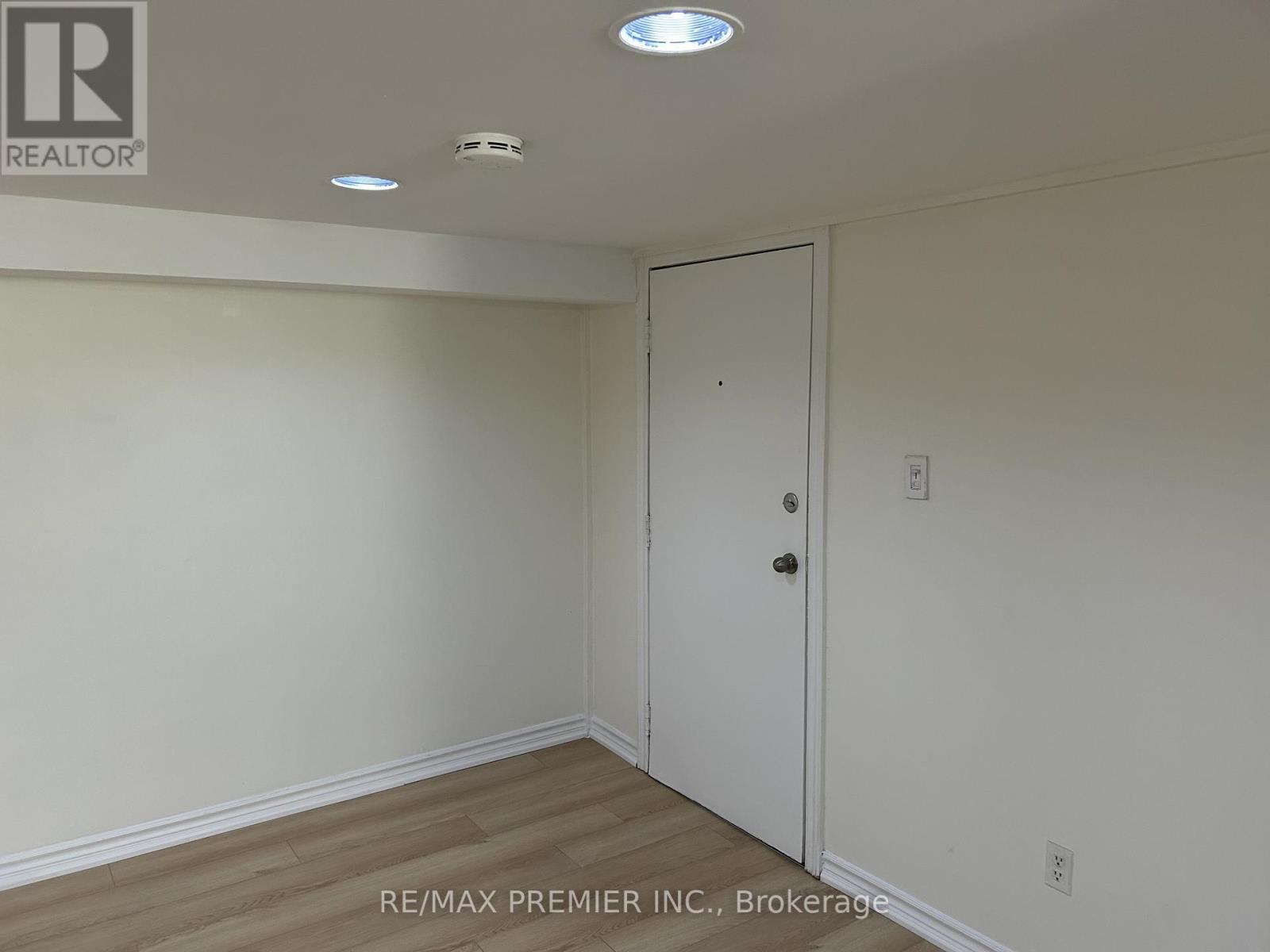 G - 1342 Pape Avenue, Toronto, Ontario  M4K 3X2 - Photo 5 - E13558176