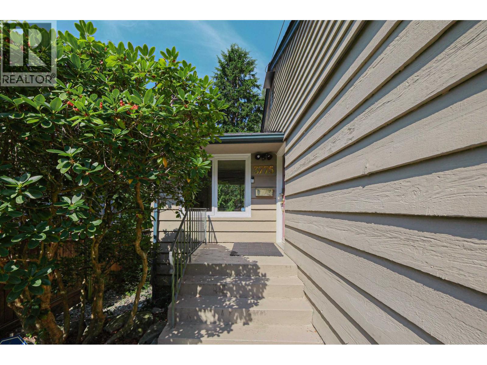 3775 Emerald Drive, North Vancouver, British Columbia  V7R 3B6 - Photo 4 - R3145523
