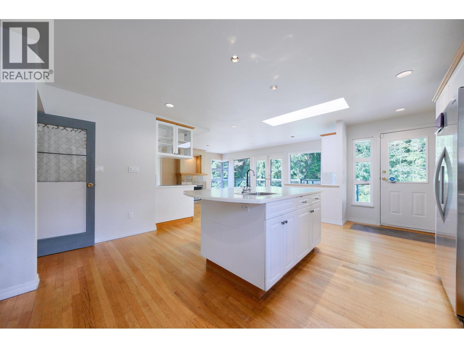 3775 Emerald Drive, North Vancouver, British Columbia  V7R 3B6 - Photo 17 - R3145523