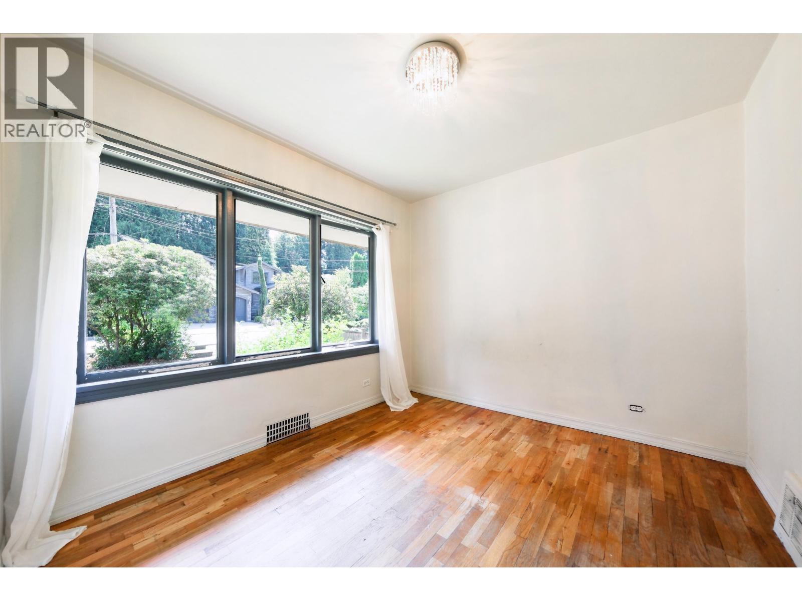 3775 Emerald Drive, North Vancouver, British Columbia  V7R 3B6 - Photo 11 - R3145523