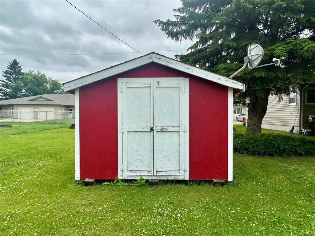 526 Second Avenue, Carberry, Manitoba  R0K 0H0 - Photo 18 - 202615212