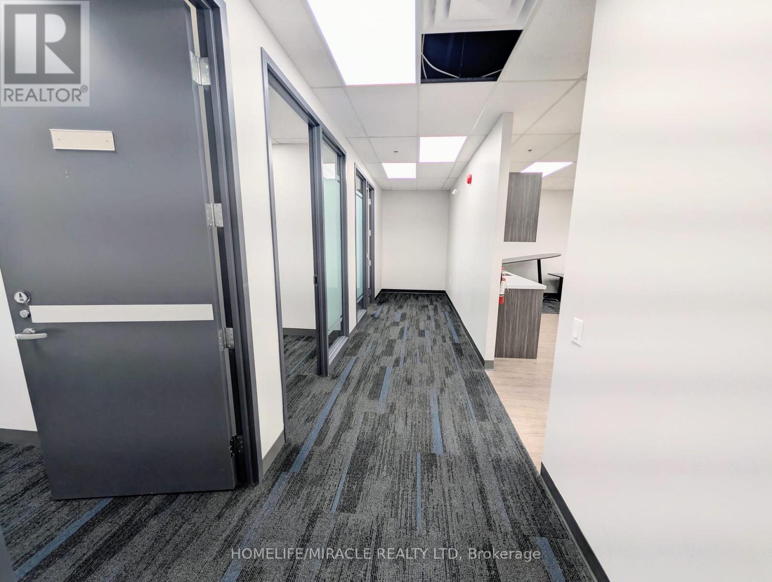 207 - 6660 Kennedy Road, Mississauga, Ontario  L5T 2M9 - Photo 2 - W13558132