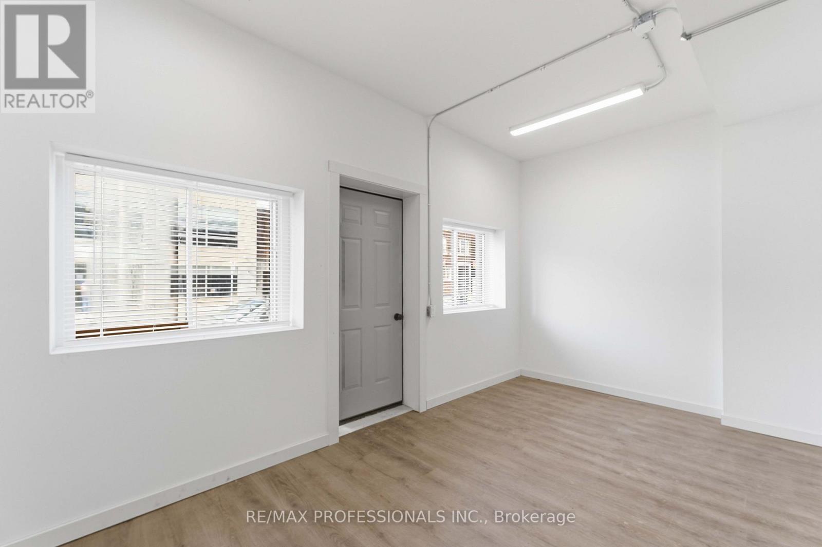 759 Barton Street E, Hamilton, Ontario  L8L 3A9 - Photo 3 - X13558110
