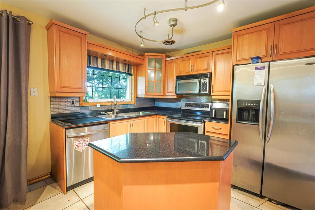 1795 Sperring Avenue, East St Paul, Manitoba  R2E 1J4 - Photo 3 - 202616380