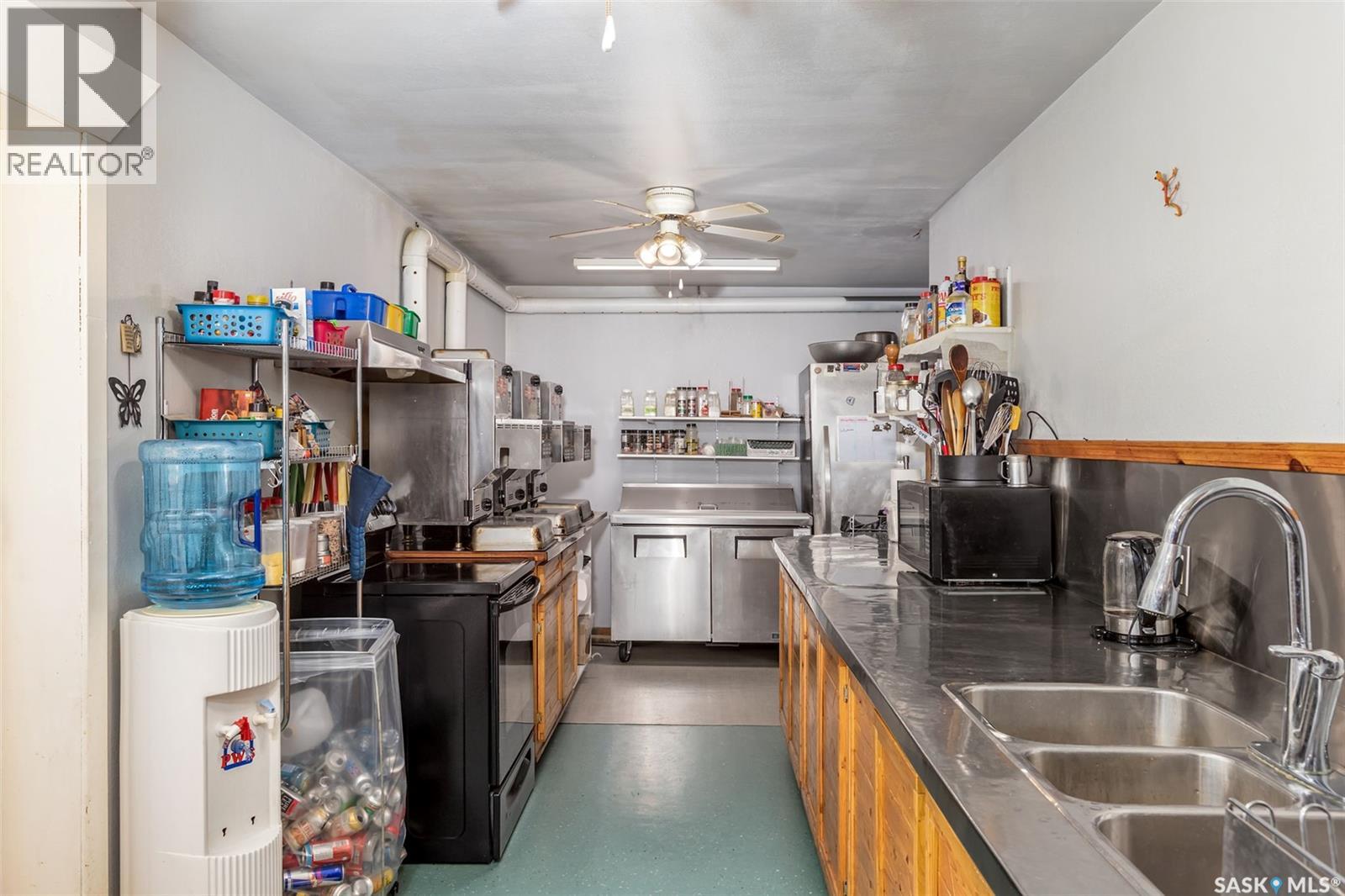 109 Centre Street, Willow Creek Rm No. 458, Saskatchewan  S0E 0W0 - Photo 10 - SK042437