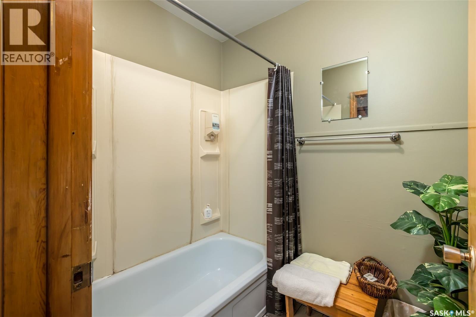 109 Centre Street, Willow Creek Rm No. 458, Saskatchewan  S0E 0W0 - Photo 13 - SK042437