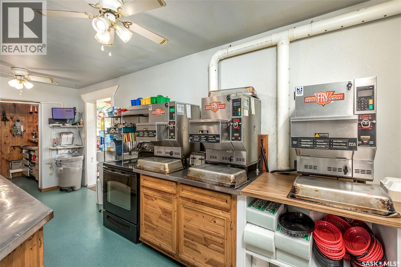 109 Centre Street, Willow Creek Rm No. 458, Saskatchewan  S0E 0W0 - Photo 9 - SK042437