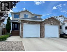 938 Manor Place SE, Redcliff, Alberta