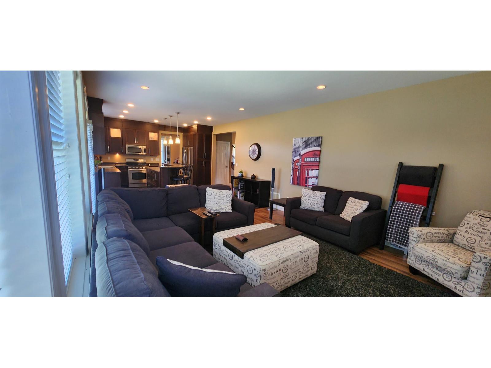 34324 White Avenue, Mission, British Columbia  V2V 0B4 - Photo 9 - R3145366