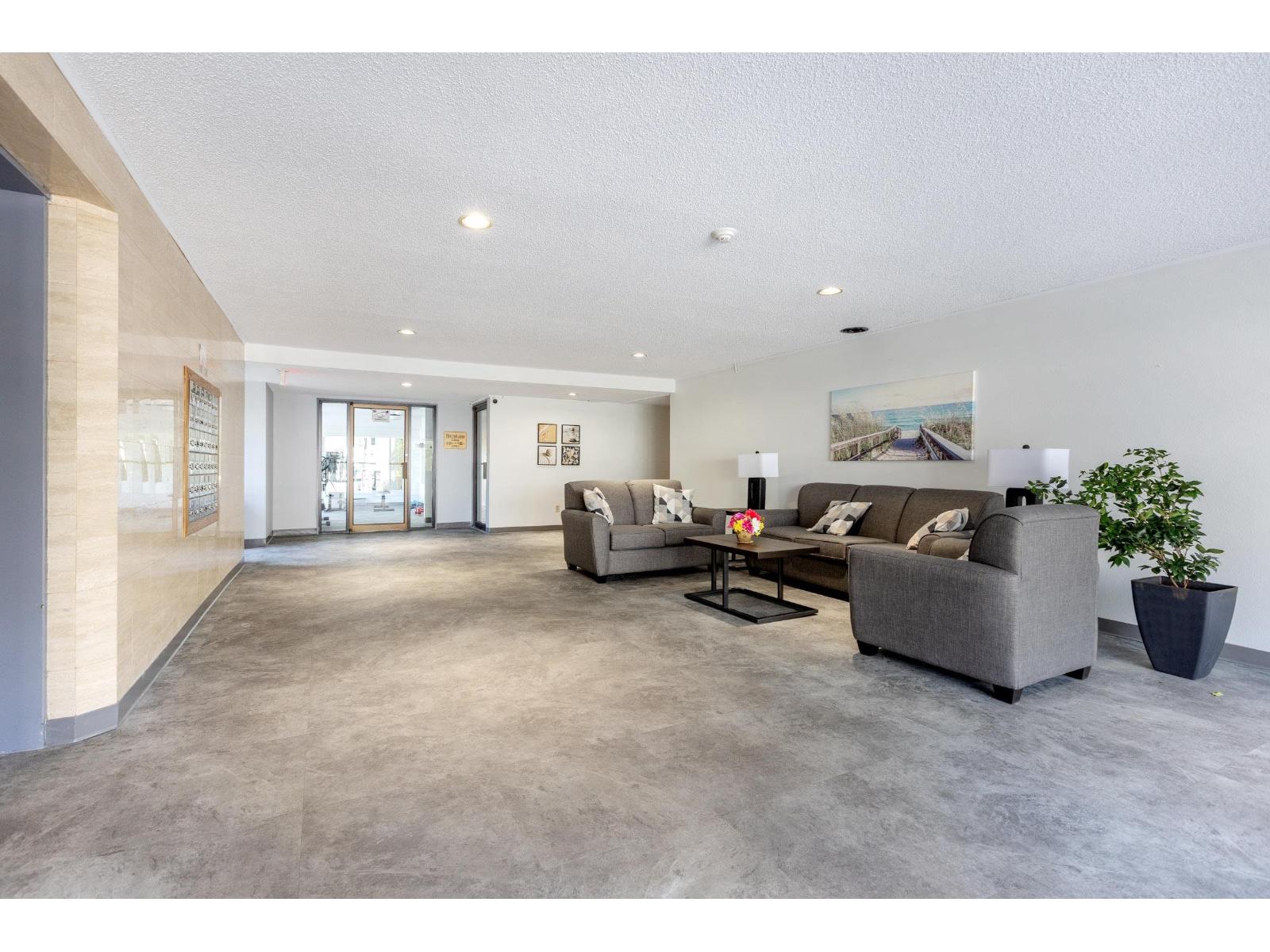 211 15282 19 Avenue, Surrey, British Columbia  V4A 1X6 - Photo 3 - R3145549